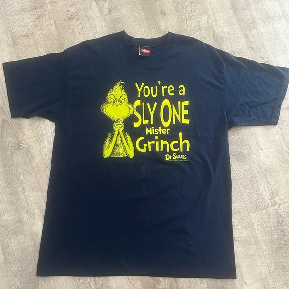 Dr. Seuss Other - Vintage 2001 Dr. Seuss Men’s T-shirt Size XL
Navy blue Graphic Grinch front